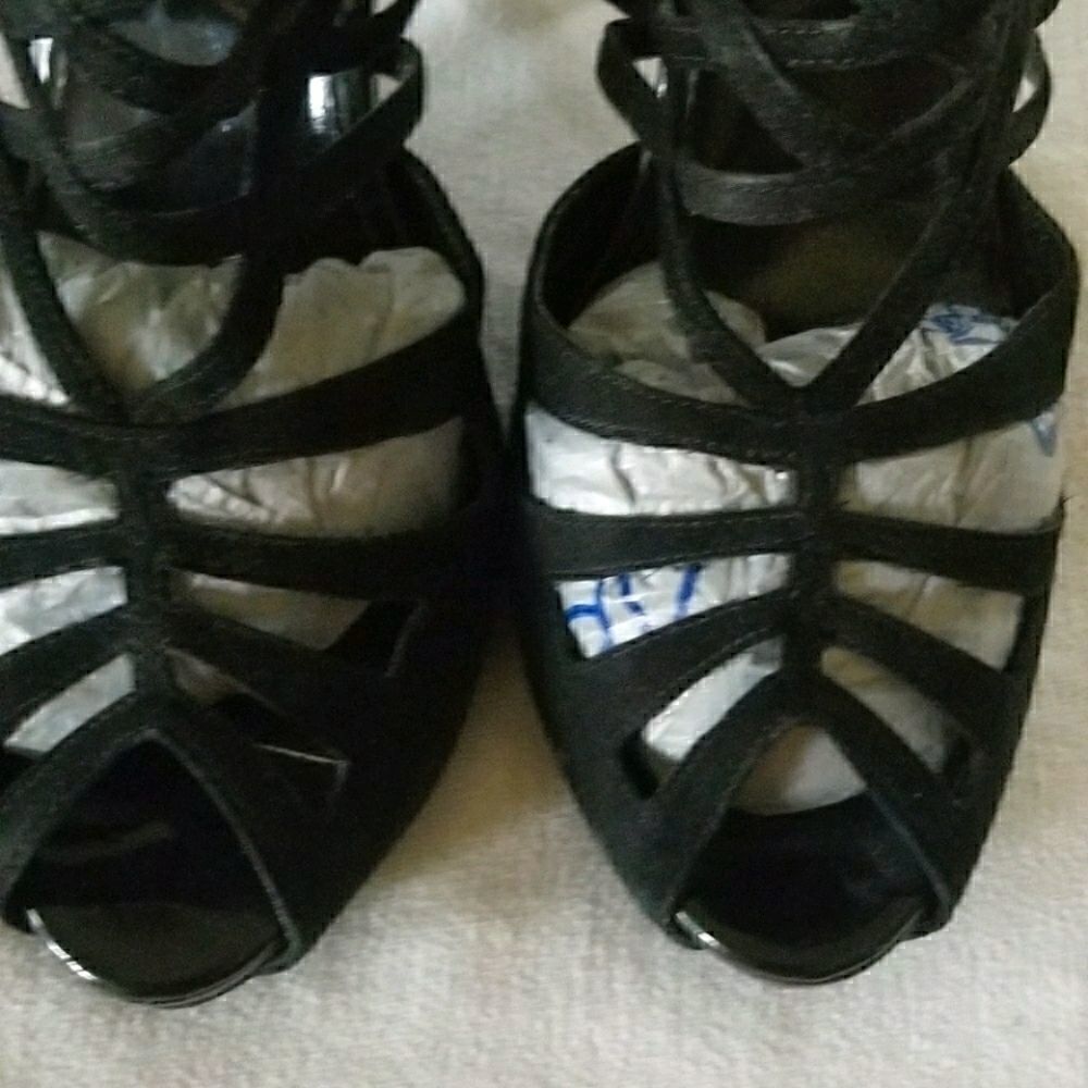 𝅺 4@30.00 or 30.00 Ladies Designer Pumps by MODA